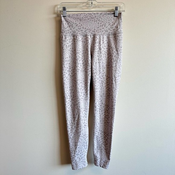 ALLFENIX x Anthropologie Gray Cheetah 7/8 Leggings Size Medium - Picture 3 of 10